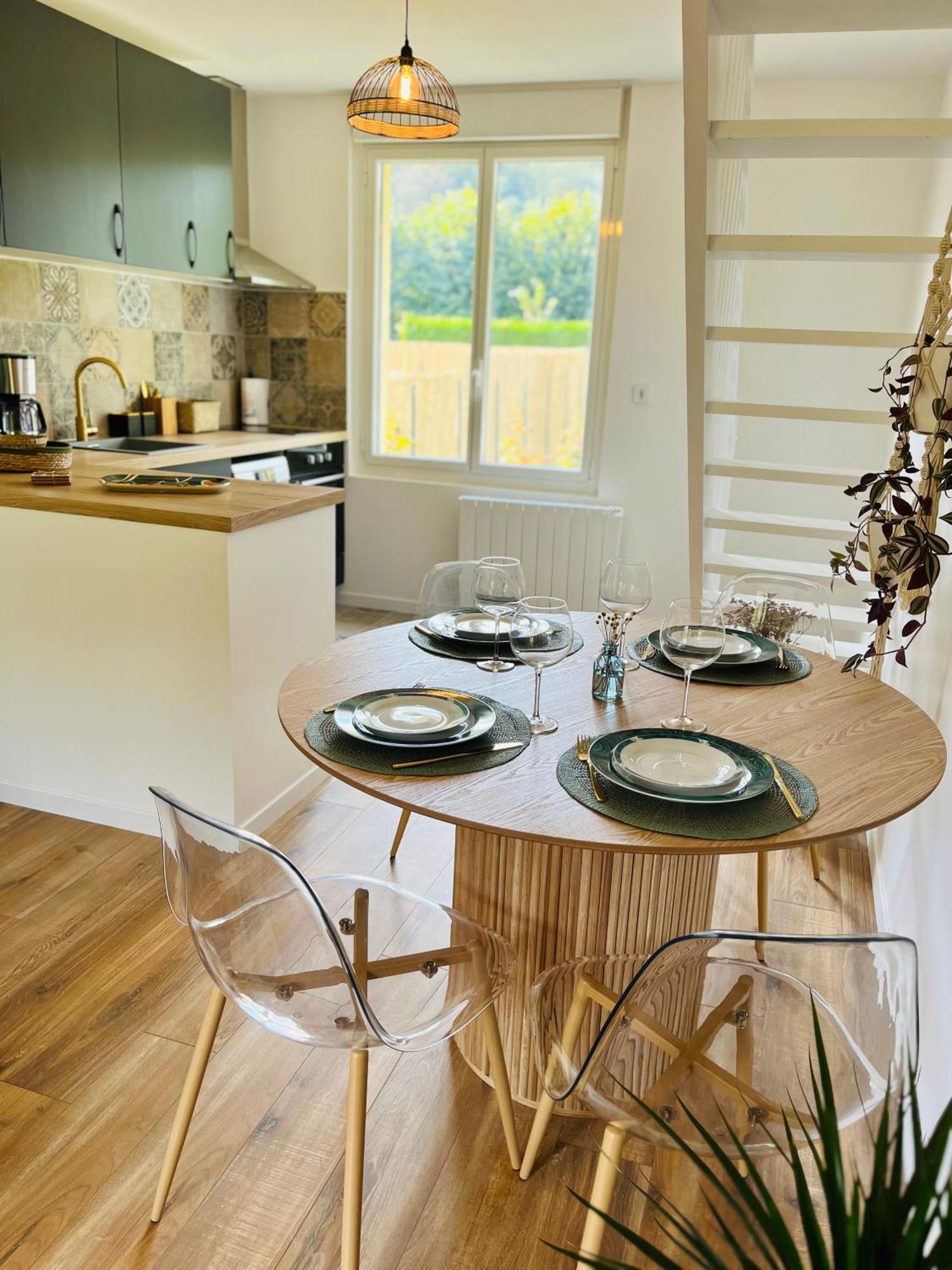 Maison Evasion Voyage Parking Et Jardin By Art De Voyager Etretat Exterior photo